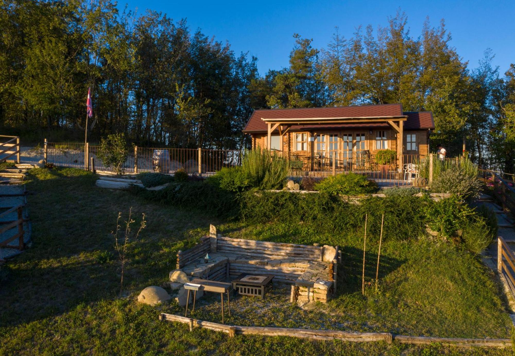 Pian Del Mund Hotel Borgomale Exterior photo